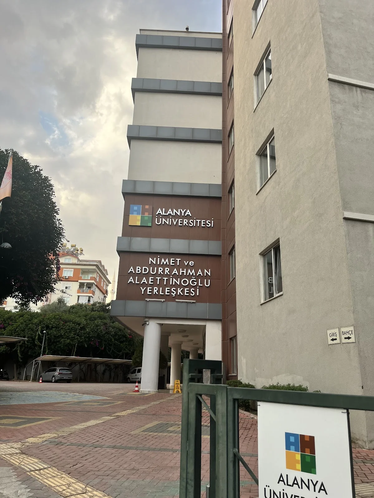 ALANYA HAMDULLAH EMİN PAŞA UNİVERSİTY Kampüs Fotoğrafı 4