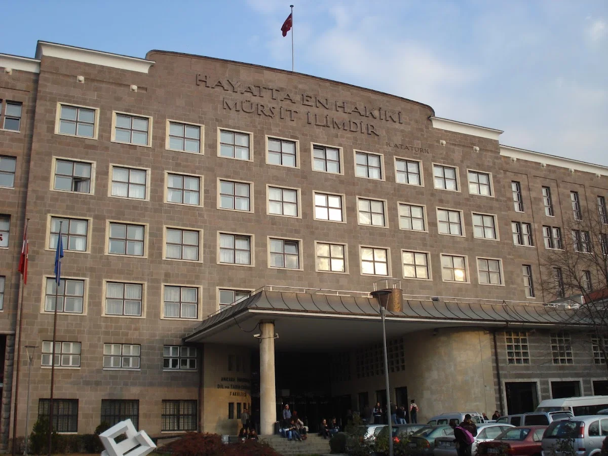ANKARA ÜNİVERSİTESİ Kampüs Fotoğrafı