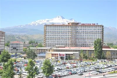 ERCİYES ÜNİVERSİTESİ Kampüs Fotoğrafı