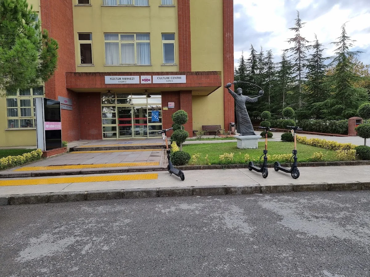 MALTEPE ÜNİVERSİTESİ Kampüs Fotoğrafı