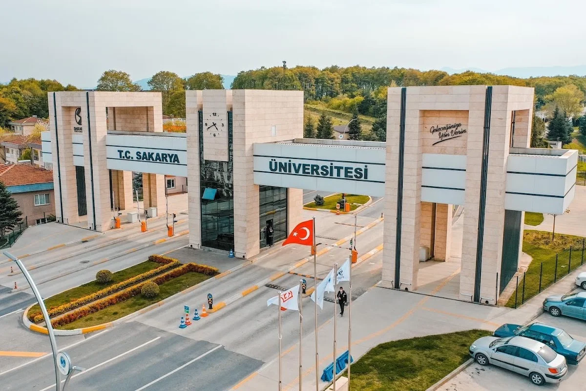 SAKARYA ÜNİVERSİTESİ Kampüs Fotoğrafı