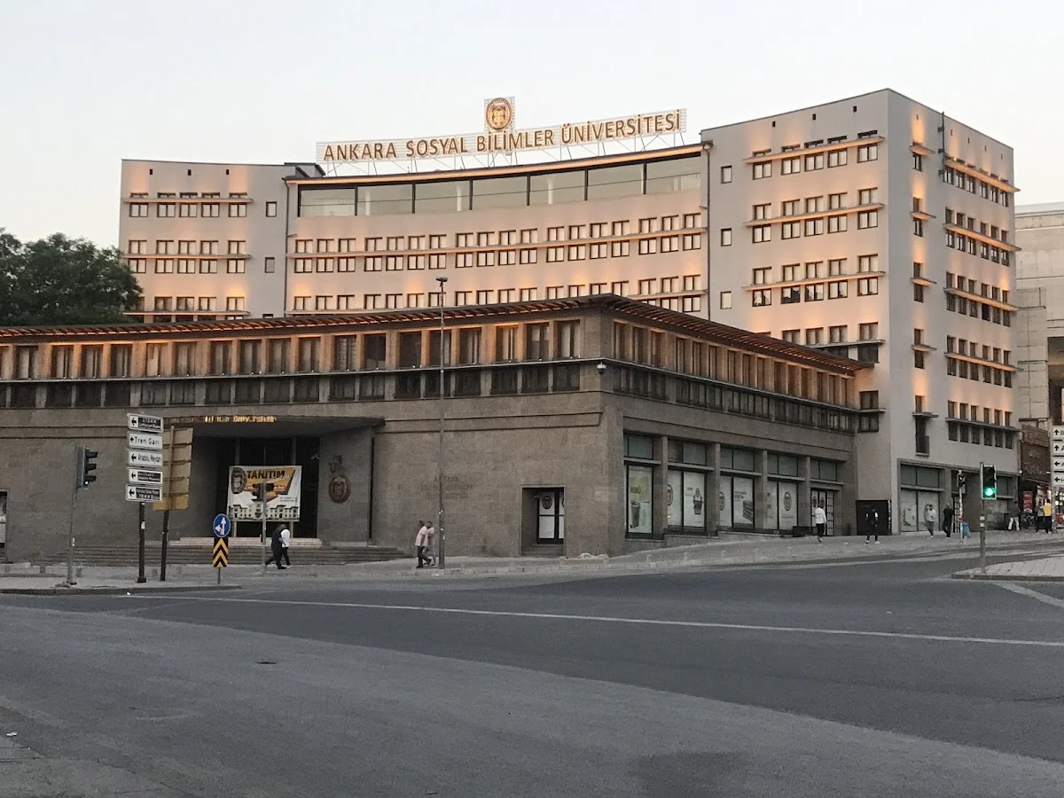 SOCİAL SCİENCES UNİVERSİTY OF ANKARA Kampüs Fotoğrafı 1